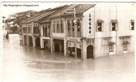 Jalan Mendaling - the Last Shop on left is "Sea Yea" Temple