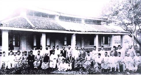 madrasah-attaufiqiyah-1913-picture1.jpg